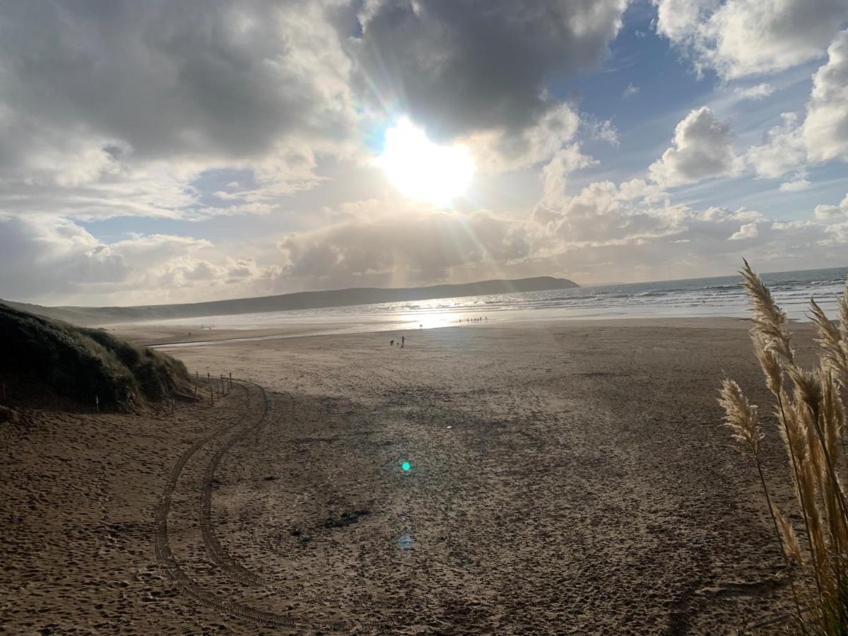 2 Woolacombe West - Luxury Apartment At Byron Woolacombe, Only 4 Minute Walk To Woolacombe Beach! מראה חיצוני תמונה